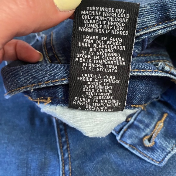 One 5 One Woman’s Blue Denim Embroidered Cuff Rough Hem Capri Jeans Size 10 - Picture 8 of 9